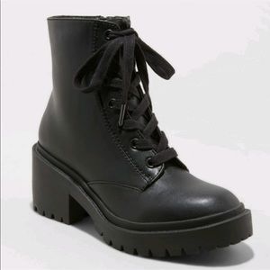🖤universal thread black heeled combat boots🖤